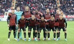 Çorum FK Sakaryaspor'a konuk oluyor