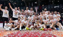 Şampiyon kupasını aldı