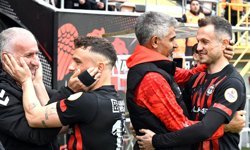 Taşdemir eski oyuncularıyla hasret giderdi