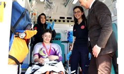 Çorumlu sporcu madalyasını ambulansta aldı