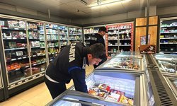 Bozuk ve küflü ürünleri vatandaşlara satacaklardı