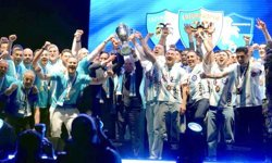 Erzurum şampiyonluk kupasını aldı