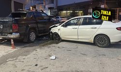 3 aracın karıştığı kaza kameralara böyle yansıdı