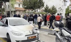 Çorum'da kameriye yangını: İki araç zarar gördü