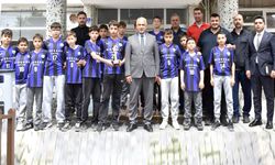 İskilipgücü’nden Başkan Çizikci’ye kupalı ziyaret