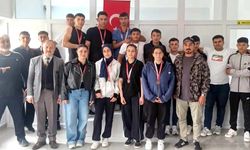 Gençler Bilek Güreşinde yarıştı