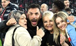 Final sevincini ailesiyle böyle kutladı