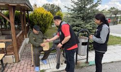 Bayram öncesi huzurevi sakinlerini ziyaret ettiler