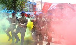 Komandoların gösterisi büyük ilgi gördü