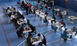 Lise öğrencileri kıyasıya mücadele etti