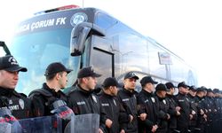 Polis etten duvar ördü