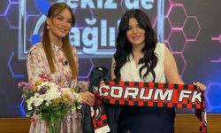 Ünlü sunucuya Çorum FK atkısı