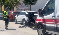 Motosikletin çarptığı yaya yaralandı