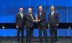 İhracat şampiyonu Ahlatcı, ödülünü Erdoğan’dan aldı