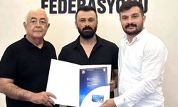 Antrenör belgeleri teslim ediliyor
