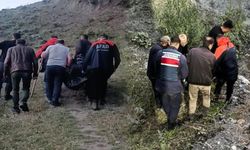 Kayalıktan düştü, hayatını kaybetti