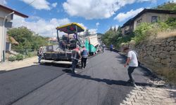Çorum Belediyesinden Oğuzlar'a bin ton asfalt desteği