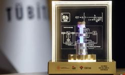 Türkiye'nin yerli atomik saati uzaya fırlatıldı