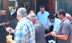 Arasta esnafından aşure ikramı