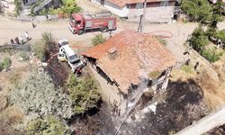 Ahşap evi küle dönmekten itfaiye ekipleri kurtardı