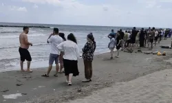 Karadeniz'de facia! Uyarıa rağmen denize girdiler!