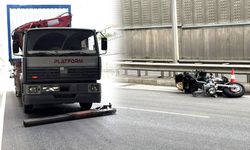 Kamyondan yola düşen demir parçası kazaya neden oldu
