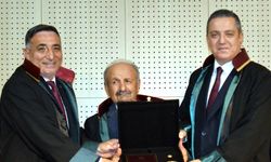 Emektar avukatlara plaket