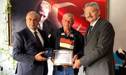 Başkandan personeline saat hediyesi