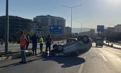 Refüje çarpan araç takla attı