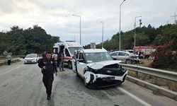 Otomobil ile hafif ticari aracın çarpıştığı kazada 3 kişi yaralandı