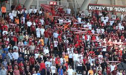 Taraftar Alanyaspor maçına akın ediyor