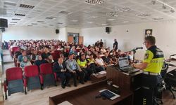 Okul servis şoförlerine trafik eğitimi verildi