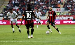 Uğur hocanın Ahmet Ildız aşkı depreşti!