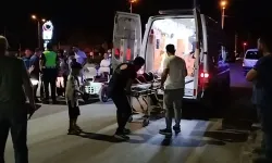 Otomobil ile elektrikli motosiklet çarpıştı: 2'si çocuk 3 yaralı