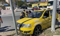 Tır ile çarpışan taksi sürücüsü yaralandı