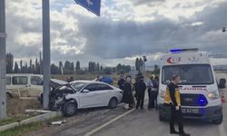 Çorum'da minibüs otomobille çarpıştı: 6 yaralı