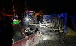 Traktörle çarpışan otomobildeki 2 kişi yaralandı