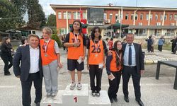 Atletizm yarışlarında dereceye giren öğrenciler ödüllendirildi