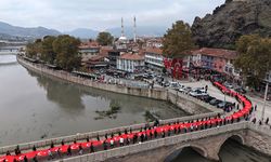 103 metrelik Türk bayrağı ile yürüyüş