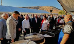 Vali Çalgan Karaburun köyünde düğüne katıldı