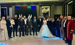Ecevit ve Demir ailelerinin mutlu günü