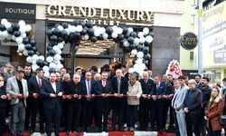 Grand Luxury Outlet’e görkemli açılış
