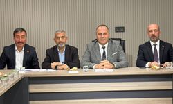 Yıldırım Külcü ve yönetiminden MHP'ye ziyaret