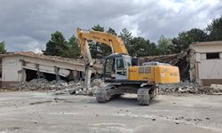 Çorum'da tarihi lise yıkıldı