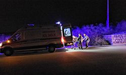 Şarampole devrilen motosikletteki çift yaralandı