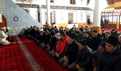 6 Şubat depreminde hayatını kaybedenler için dua edildi