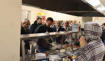 İlçe protokolü üniversite öğrencileri ile iftar yaptı