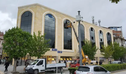 Ahlatcı'nın yeni binası göz kamaştırıyor