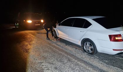 Bu yola dikkat, 5 aracın lastiği patladı