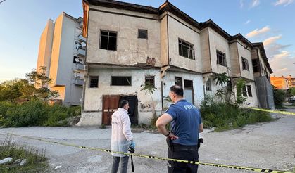 Metruk binada ölü bulundu